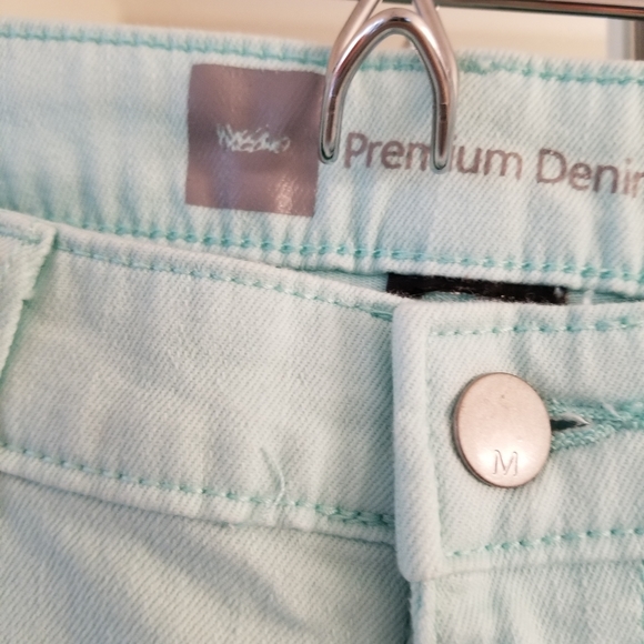 Minty Green Denim Shorts - Picture 3 of 4
